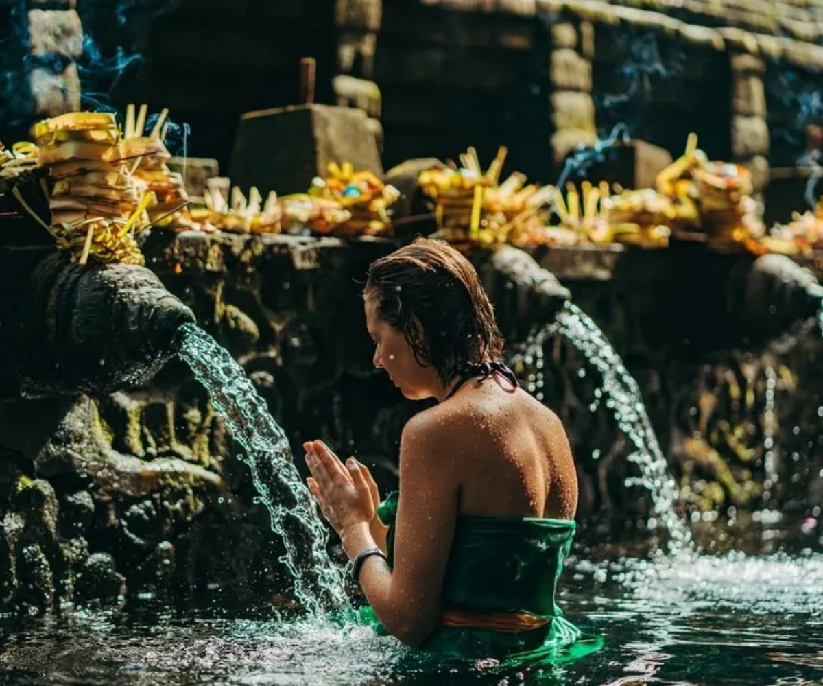 Spiritual Tour Tirta Empul 3