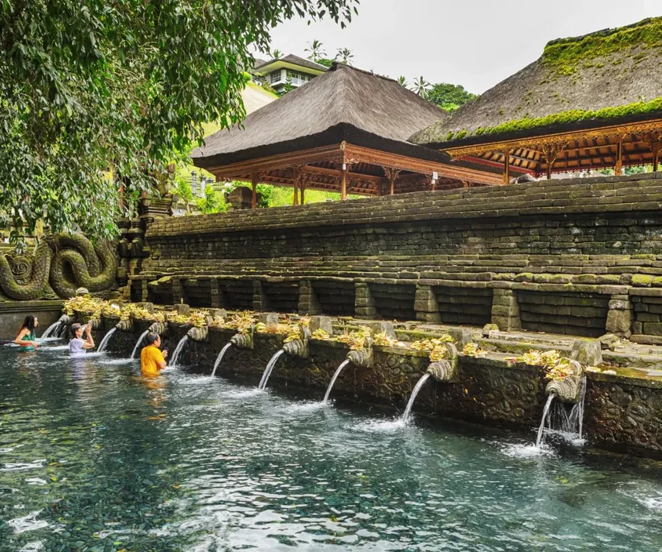 Spiritual Tour Tirta Empul 5